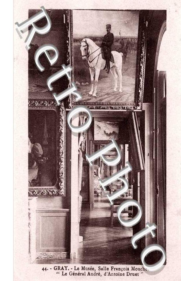 l'interieur du Musee - Salle Francois Mouchet