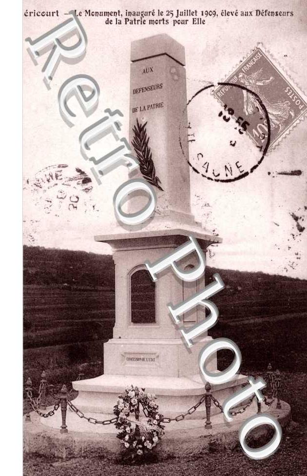 Monument inaugure le 25 juillet 1909 aux defenseurs de la Patrie