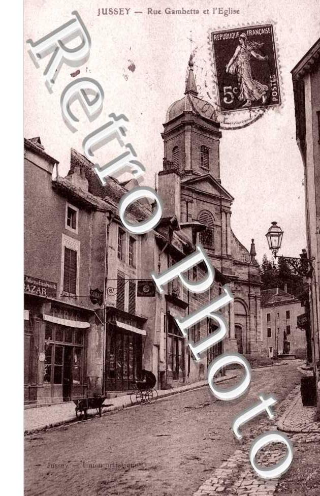 Rue Gambetta et l&#039;eglise