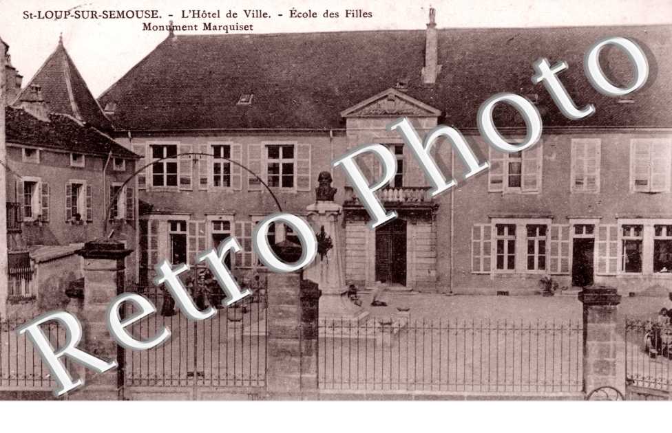 Hotel de Ville - Ecole des Filles - Monument Marquiset