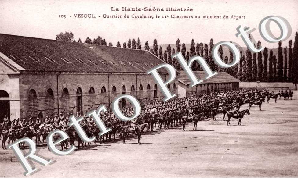 Quartier de Cavalerie - le 11eme chasseurs au moment du depart