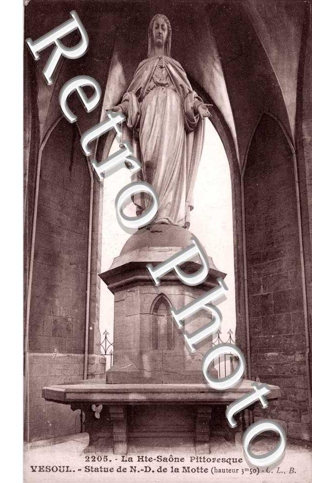 Interieur de l'eglise Statue de Notre Dame de La Motte
