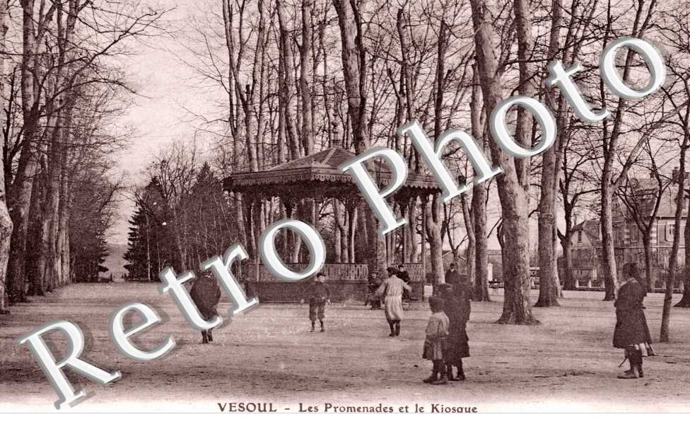 Les promenades et le kiosque