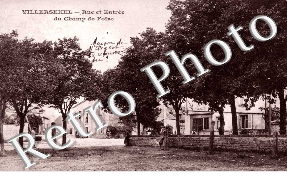 Rue et Entree du Champ de Foire
