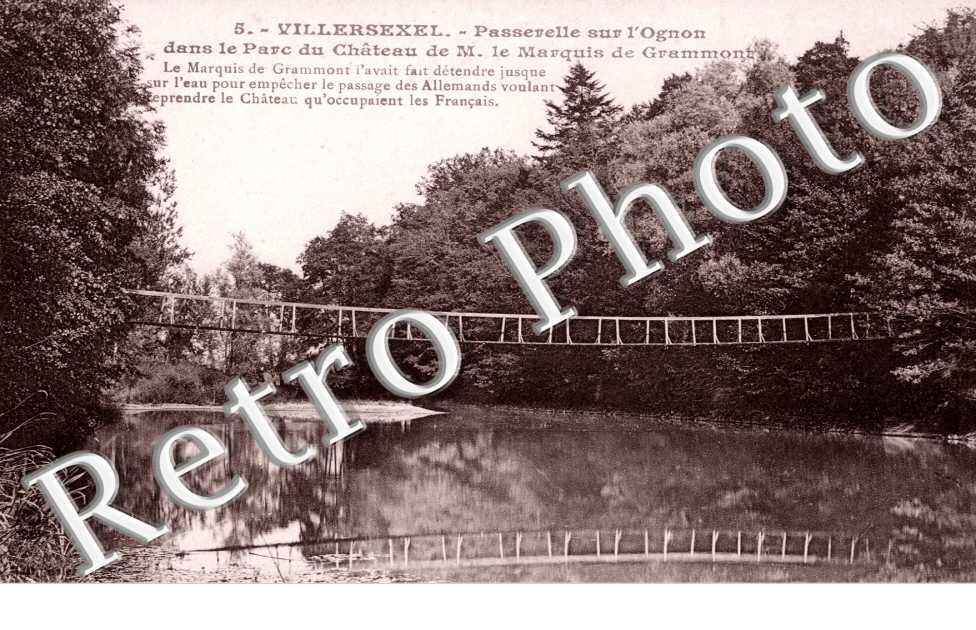 Passerelle sur l&#039;Ognon dans le Parc du Chateau
