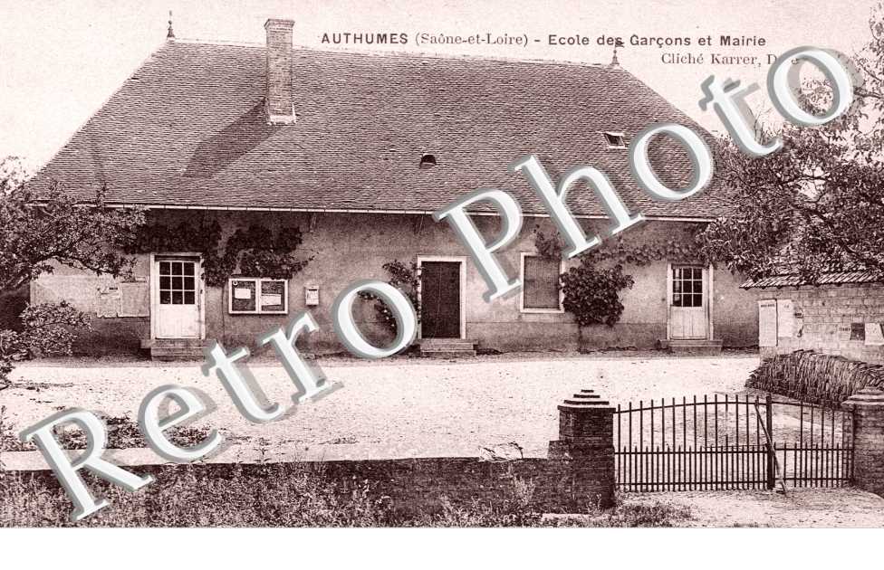 Ecole des Garcons et Mairie