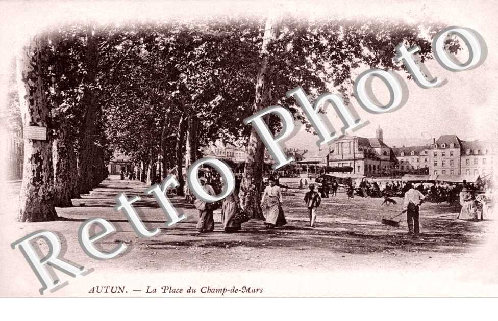 la place du Champ de Mars
