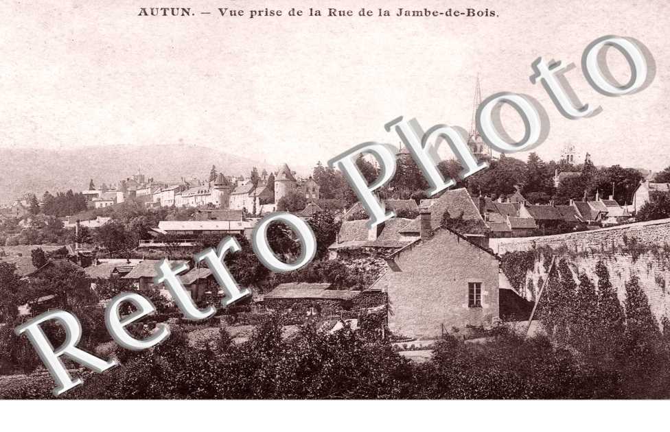 Vue prise de la Rue de la Jambe de Bois