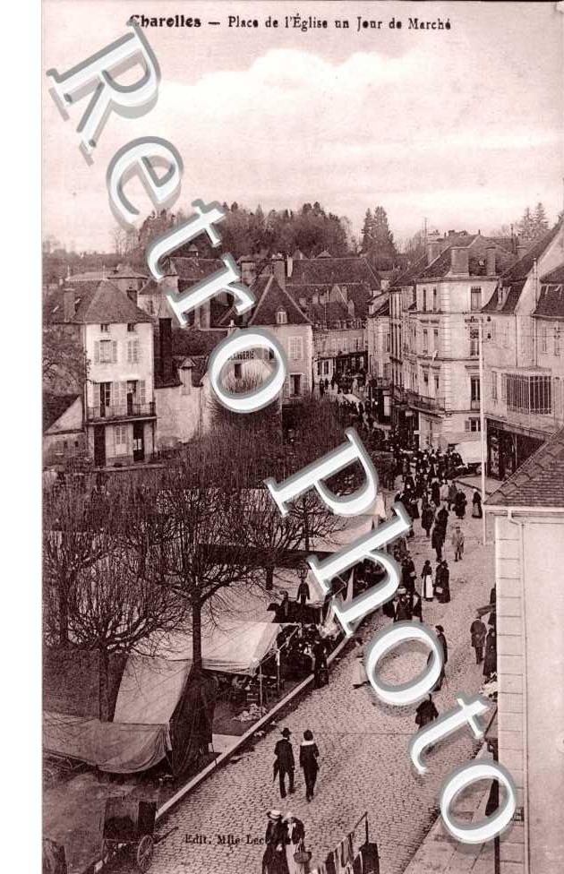 Place de l'Eglise un Jour de Marche