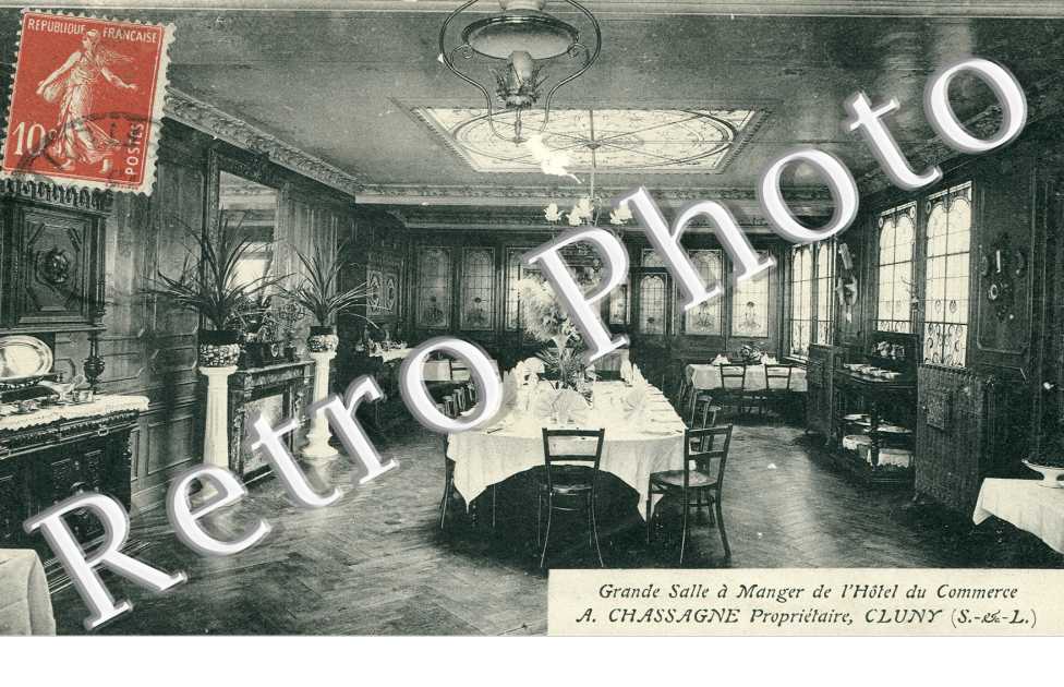Grande salle a manger de l'hotel du commerce A. Chassagne proprietaire