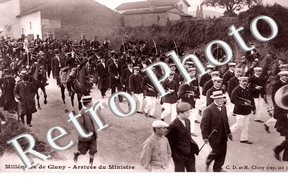 Milinaire de Cluny - arrivee du ministre