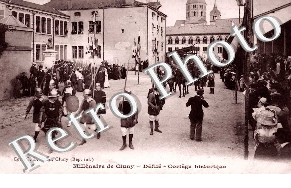Milinaire de Cluny - Defile - cortege historique