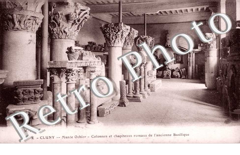 Musee Ochier - Colonnes et Chapiteaux