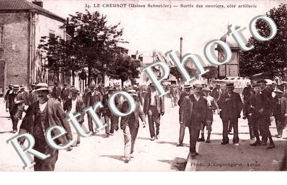 Sortie des Ouvriers aux Usines Schneider