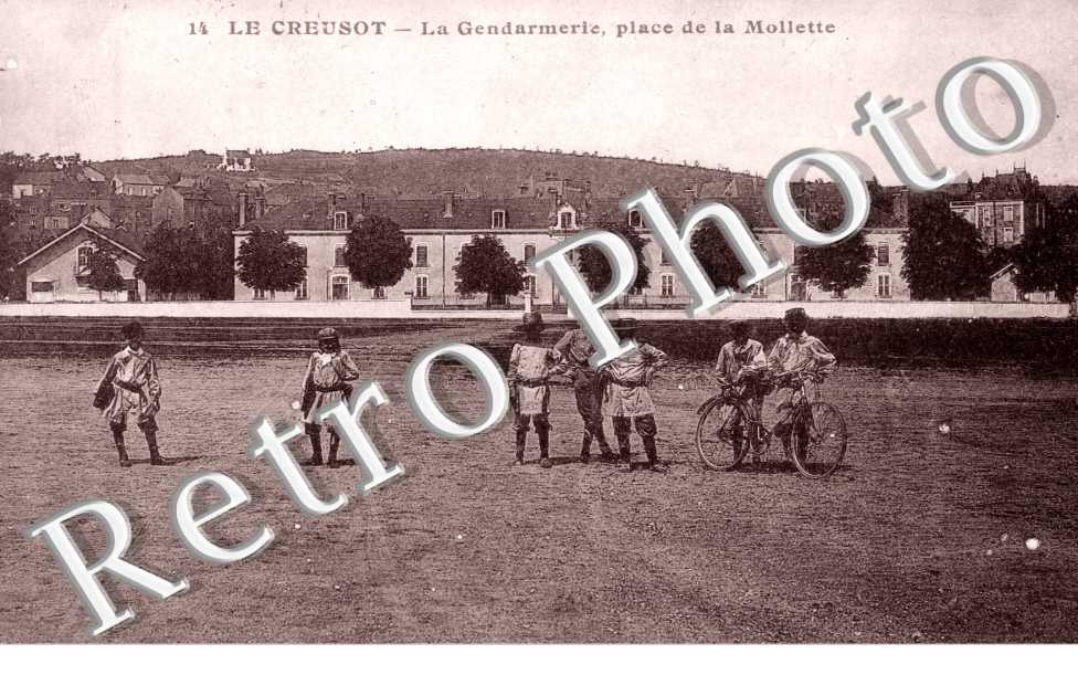 la gendarmerie, place de la Mollette