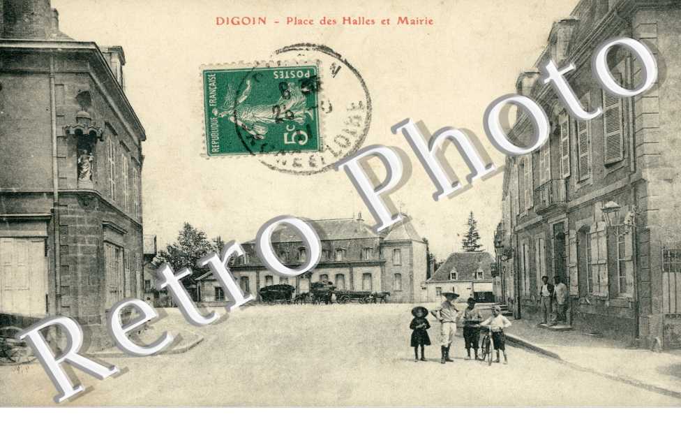 Place des Halles et Mairie