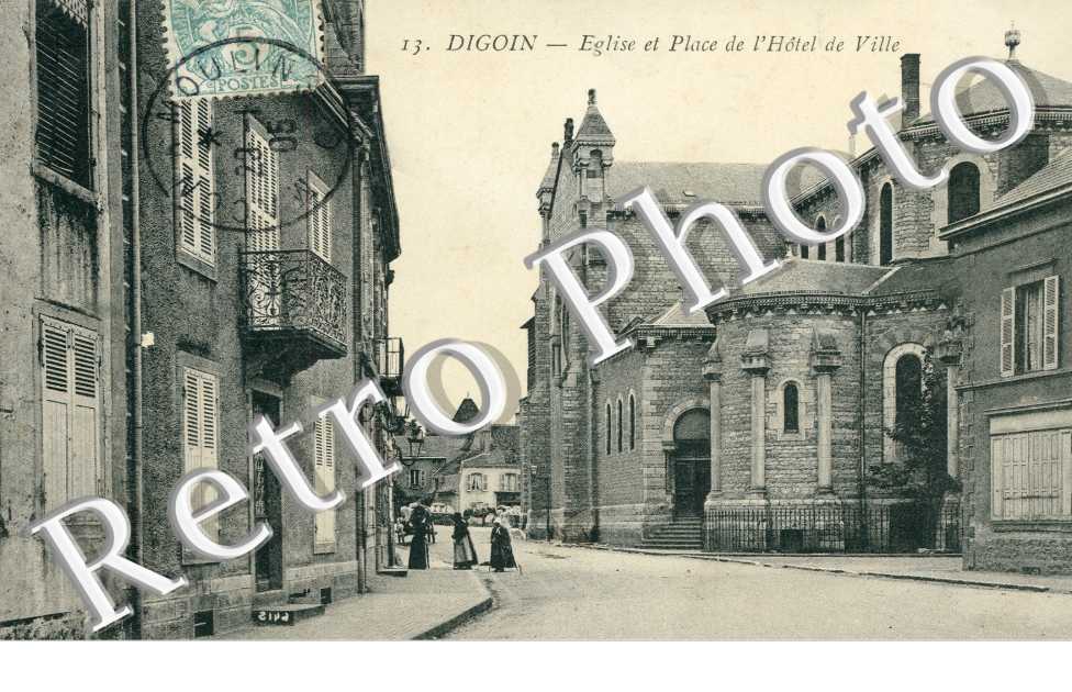 Eglise et Place de l'Hotel de Ville