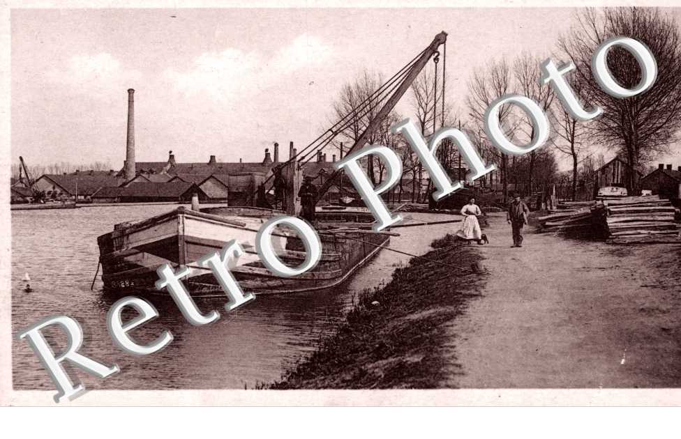 Le Pont du Canal et constructions de bateaux