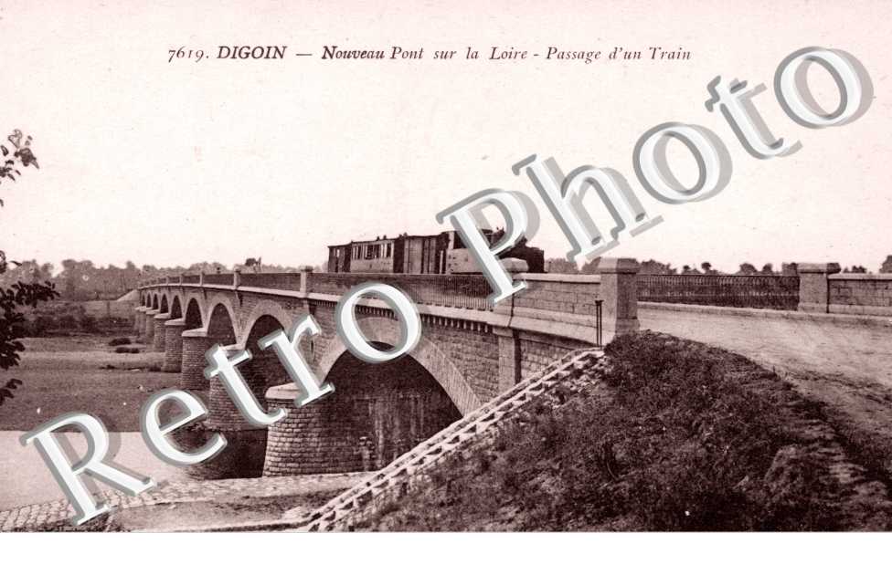 nouveau pont sur la Loire Passage d'un train
