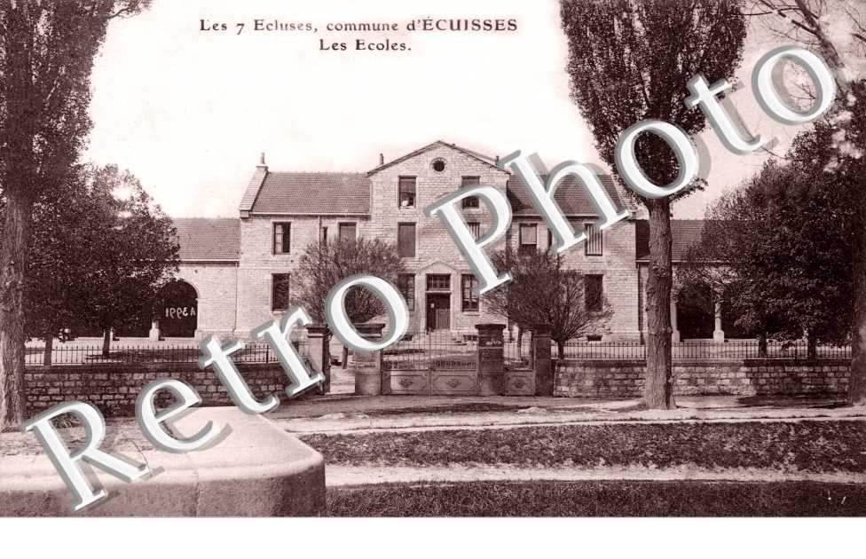 Les Sept ecluses - Les ecoles