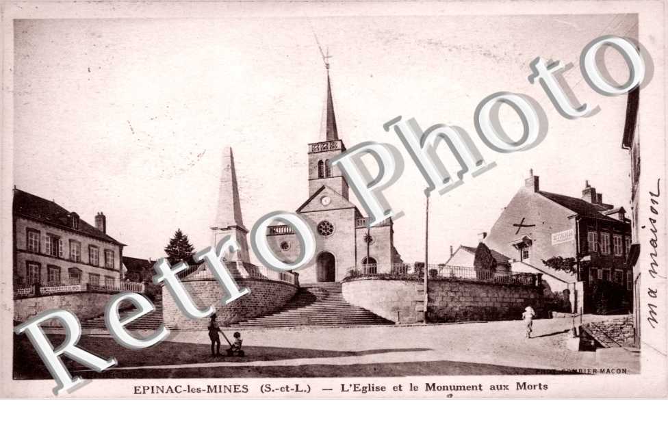 l&#039;eglise et le Monument aux Morts