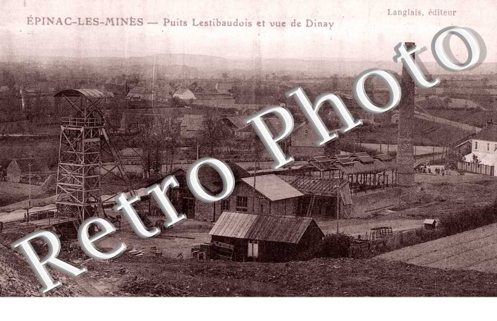   Puits Lestibaudois et vue de Dinay