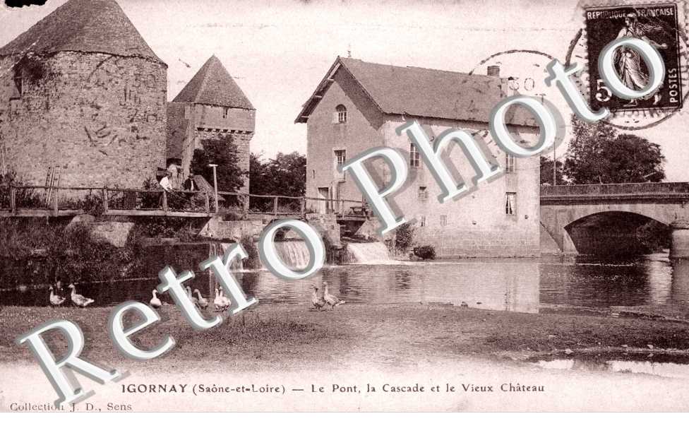 Le pont, la cascade et le vieux chateau