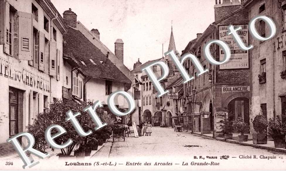 entree des arcades la grande rue