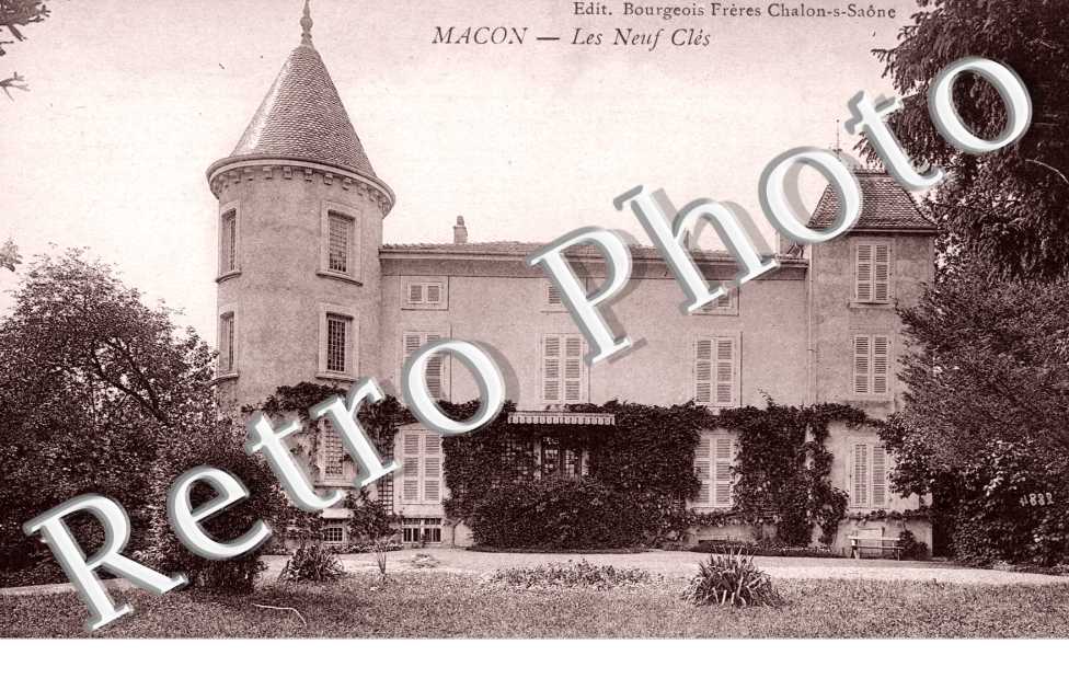 Les Neuf Cles