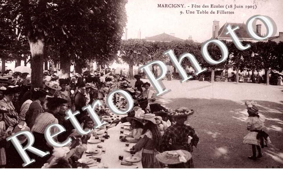 Fête des écoles (18 juin 1905). Une table de fillettes