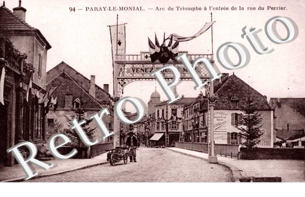 Arc de Triomphe et Rue Perrier