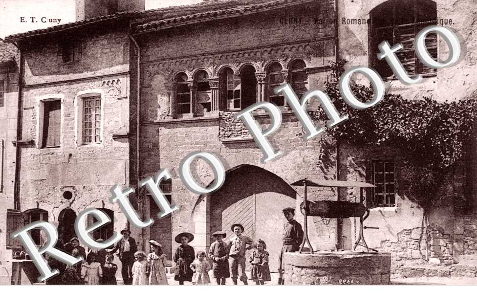 Cluny maison romane de la rue de la republique