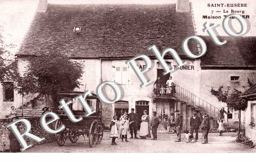 Le bourg - Maison taunier