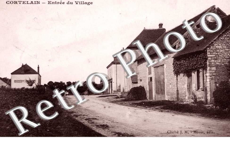 Entree du Village, Cortelain