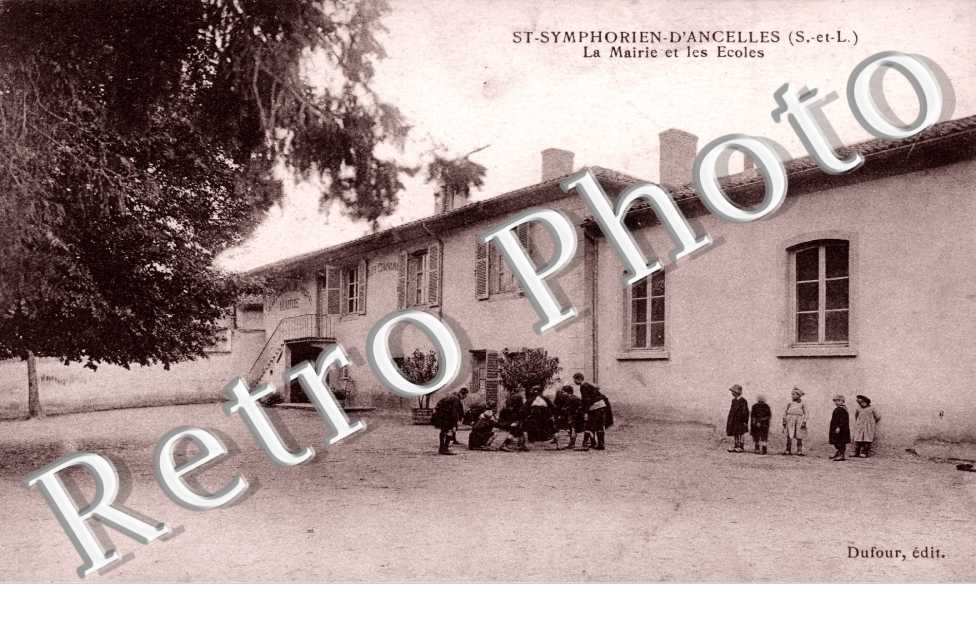 La mairie et les ecoles
