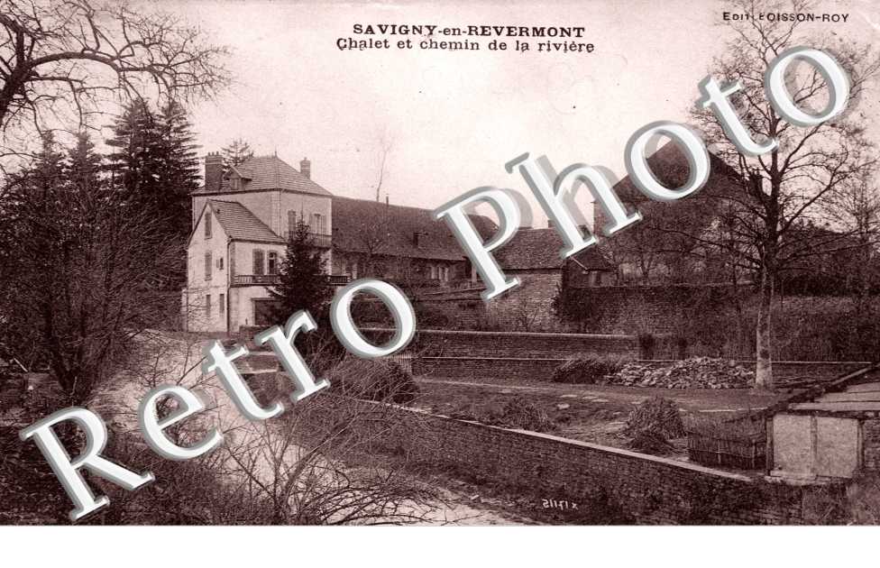 Chalet et Chemin de la Riviere