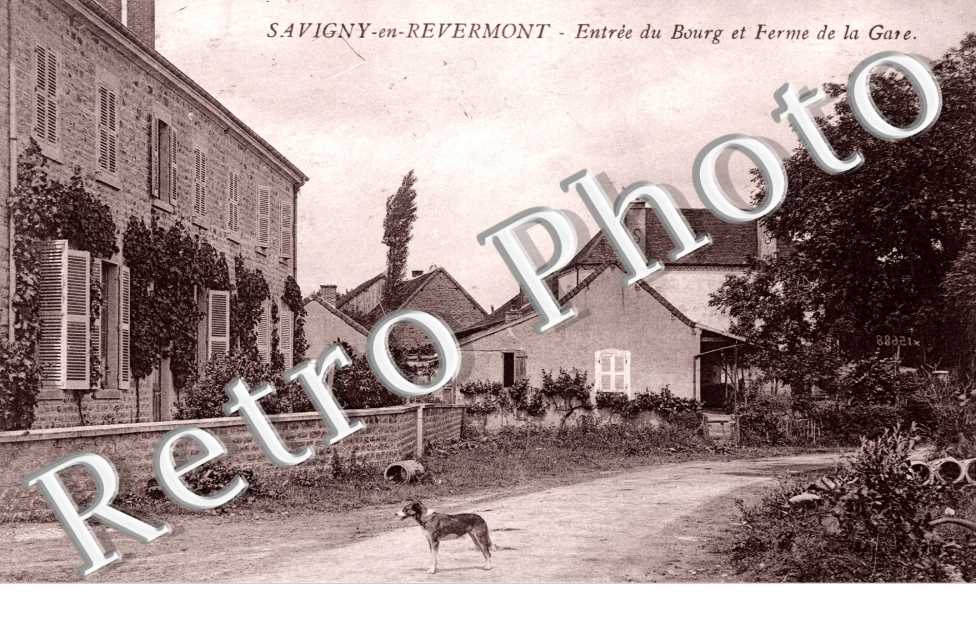 l&#039;Entree du Bourg et la Ferme de la Gare