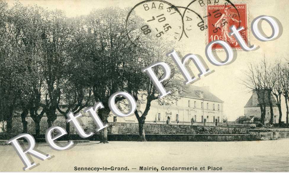  Mairie, Gendarmerie et Place