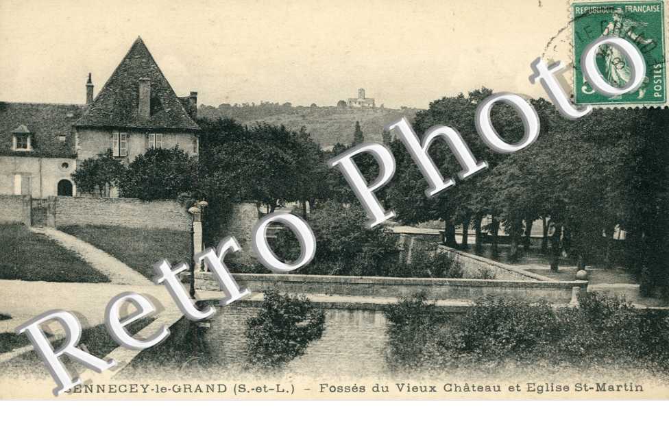  Fosses du Vieux Chateau et Eglise Saint-Martin
