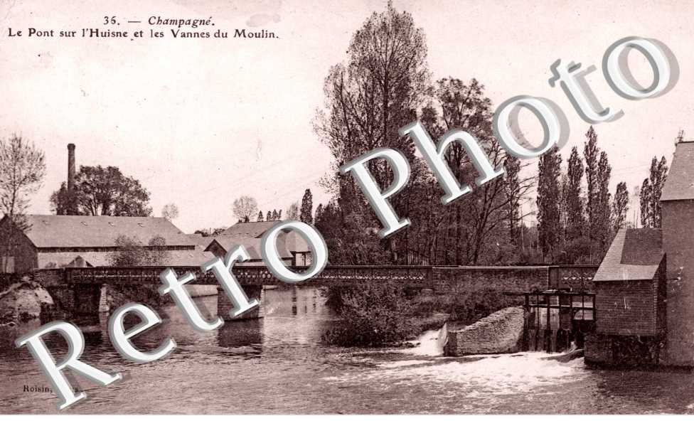 Le Pont sur l&#039;Huisne et les Vannes du Moulin