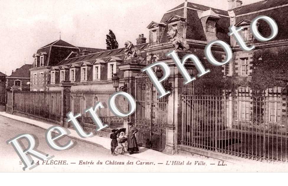 Entree du Chateau des Carmes, l&#039;Hotel de Ville
