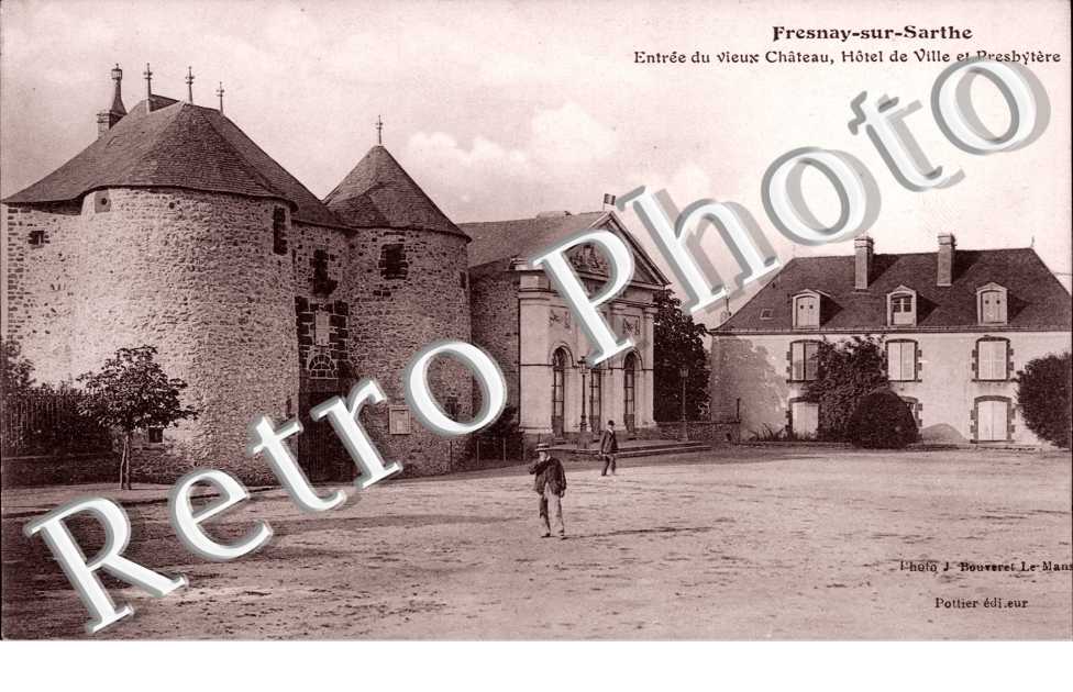 Entree du Vieux Chateau, Hotel de Ville et Presbytere