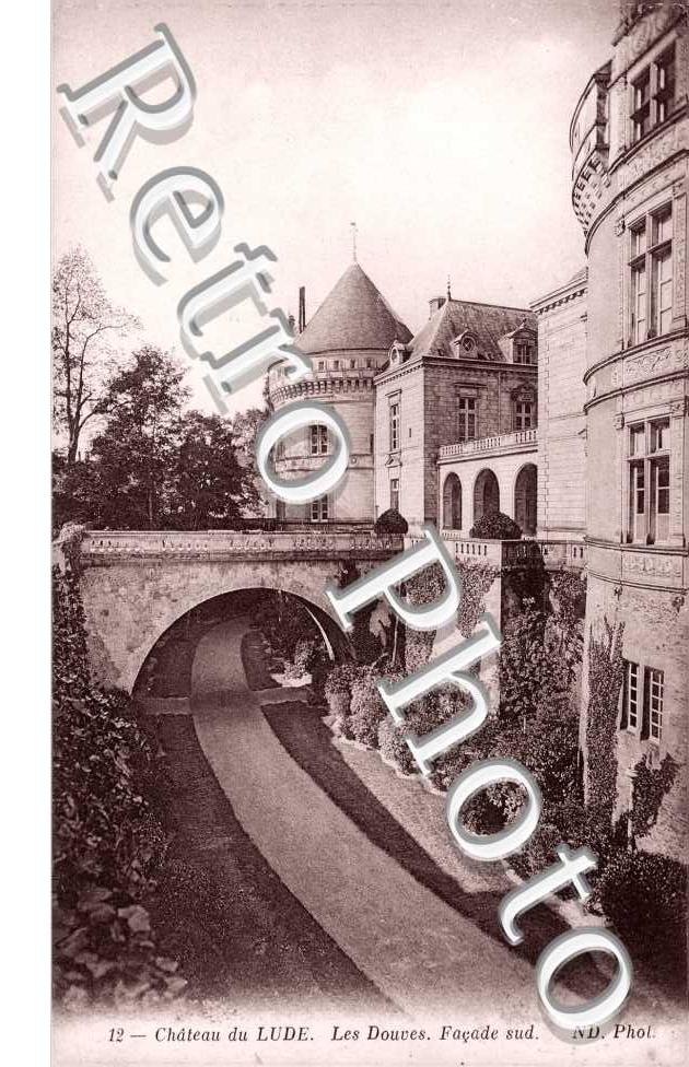 le Chateau - les Douves