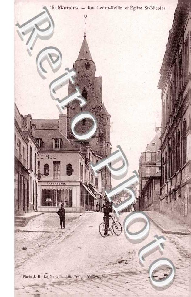 Rue Ledru-Rollin et l&#039;eglise Saint Nicolas