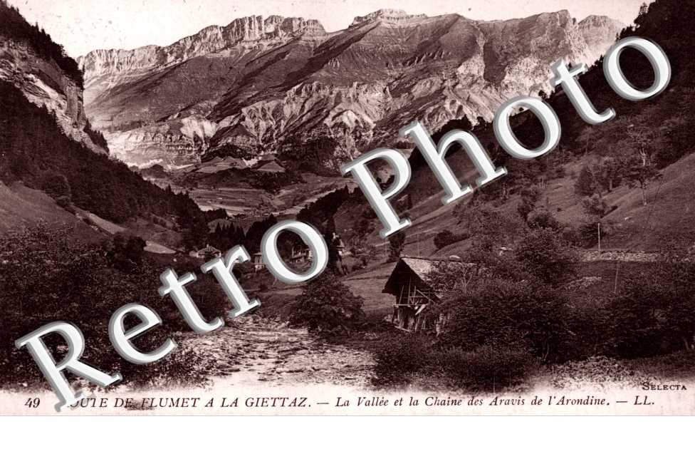La Vallee et la Chaine des Aravis de l&#039;Arondine