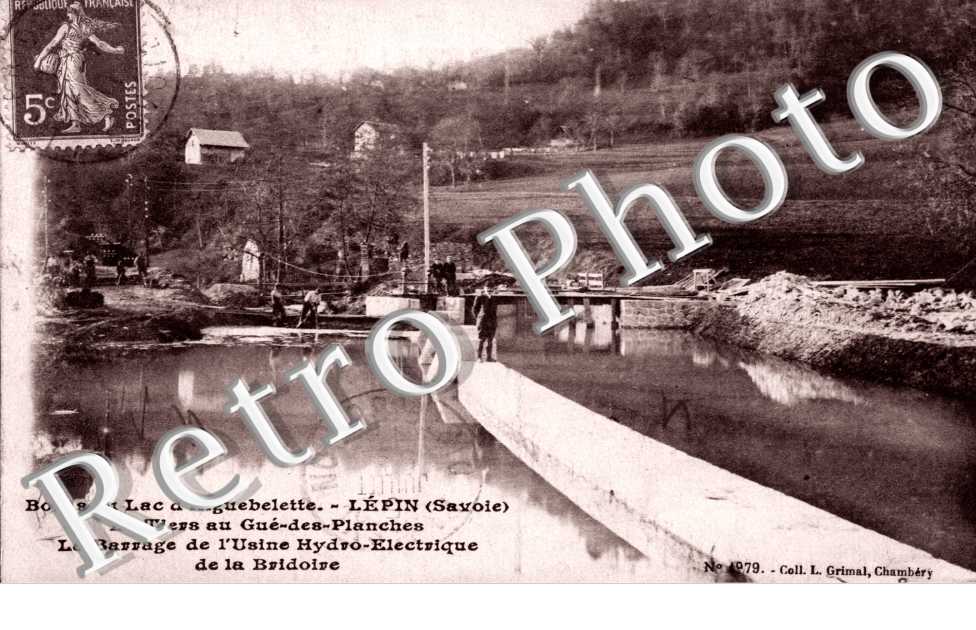 bords du lac d&#039;Aiguebelette, le Tiers au Gue-des-Planches, le barrage de l&#039;usine hydro-electrique