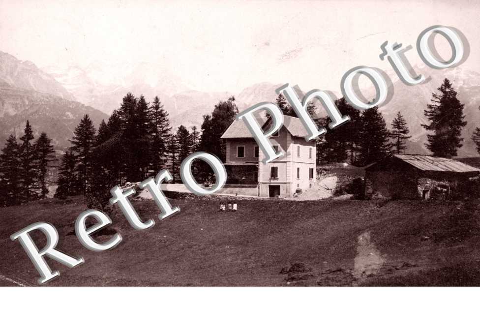 (une villa dans les montagnes)