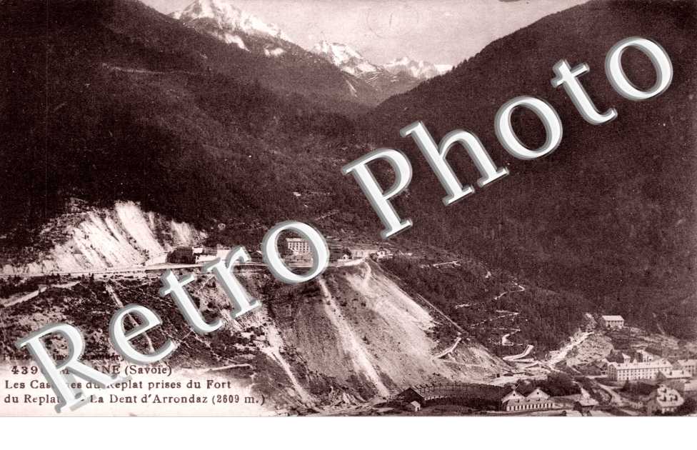 Les Casernes de Replat prises du Fort de Replaton
