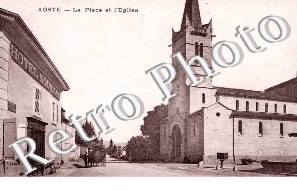 Saint Genix d'Aoste, la Place et l'Eglise