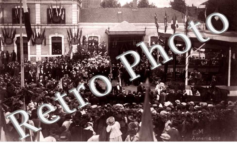 Rrue animee pendant une ceremonie